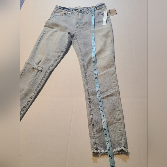Tinseltown Women's Juniors Light Blue Jeans Distressed Mid-rise Skinny Sz 3/26 - Picture 8 of 9